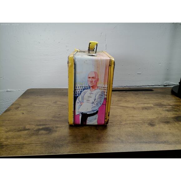 Vintage 1974 Kung Fu Metal Lunchbox by Thermos – Classic TV Series Memorabilia - Picture 3 of 8